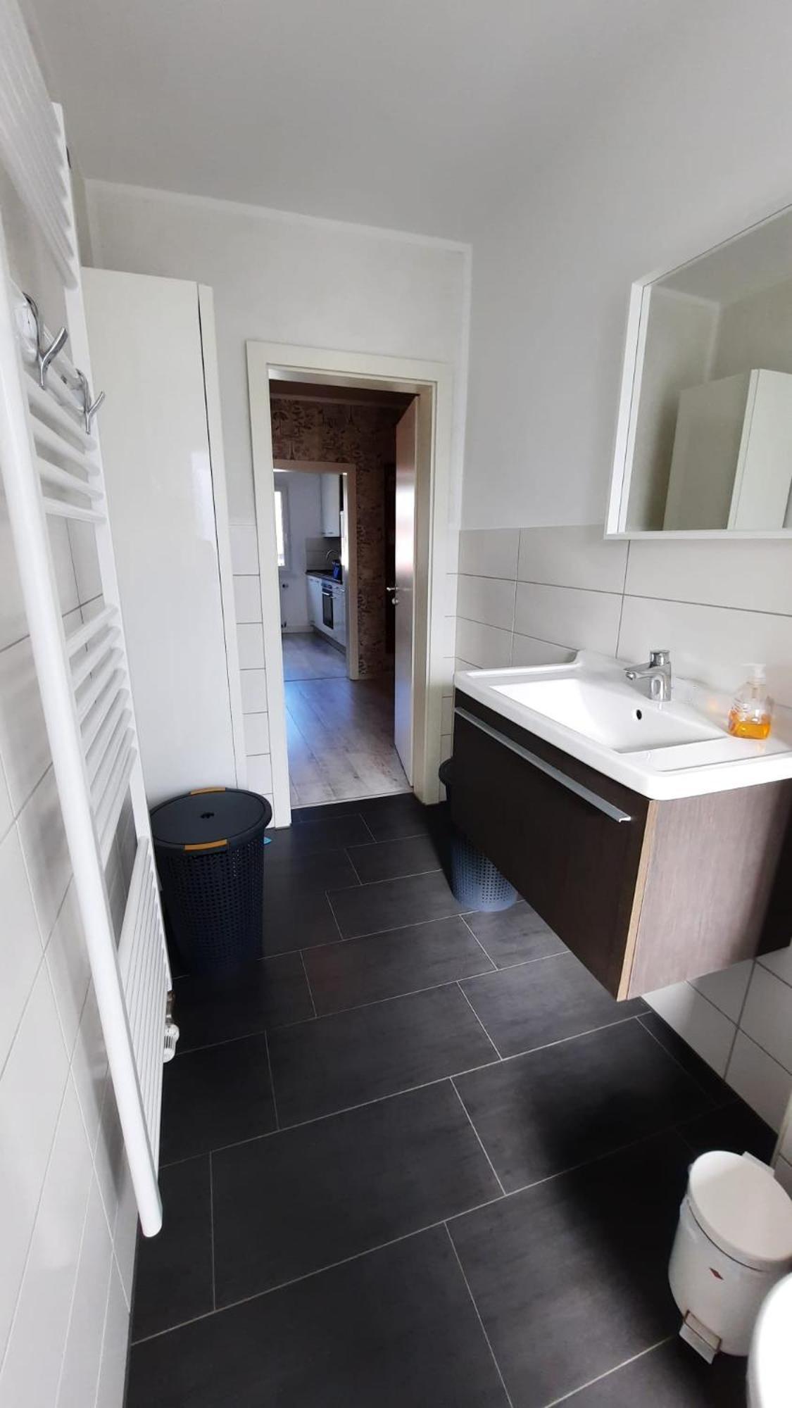 Ruhig Gelegene 2-Zi Fewo, Wallbox, Balkon Essen Eksteriør bilde